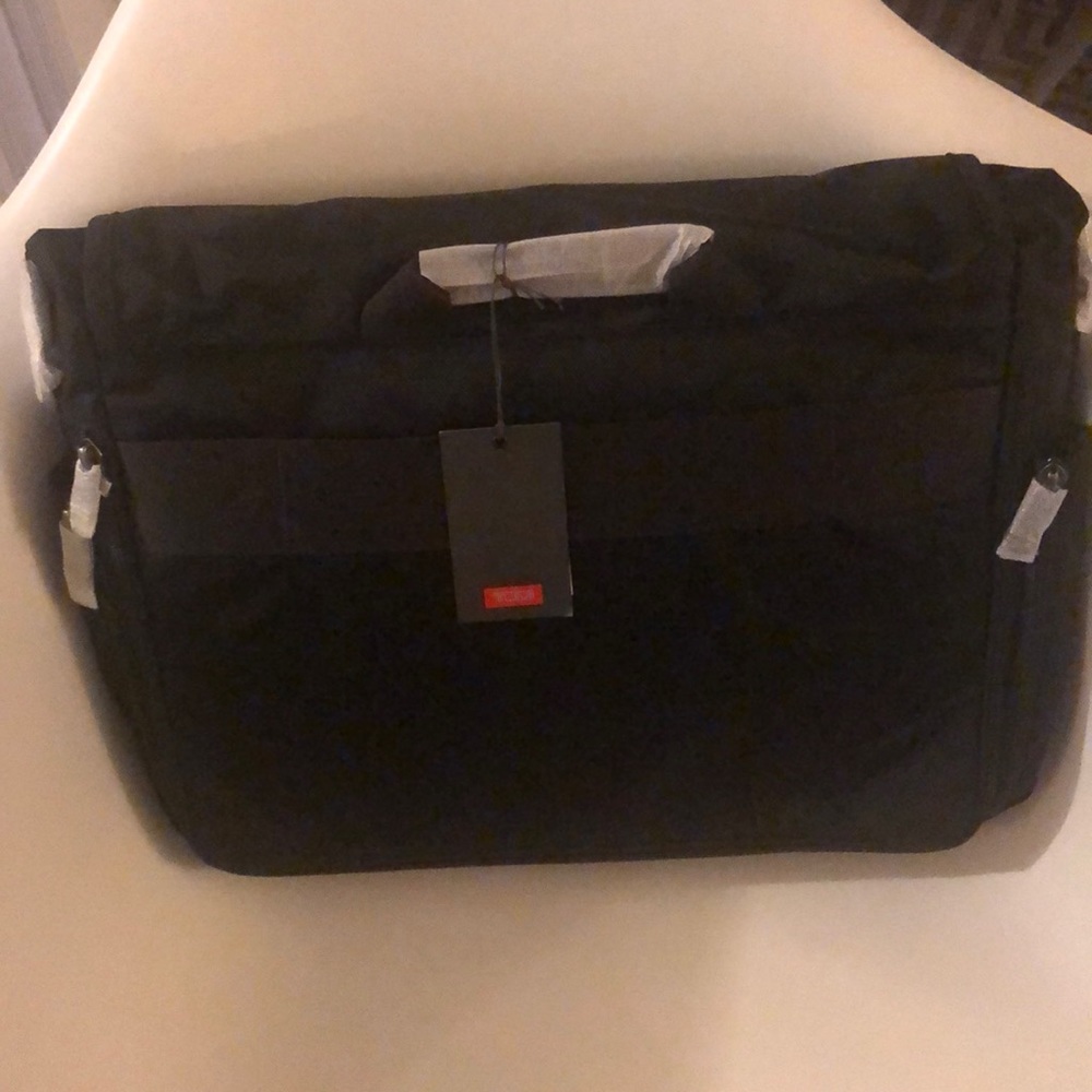 Tumi Northlake Expansion Messenger Bag - Picture 6 of 8